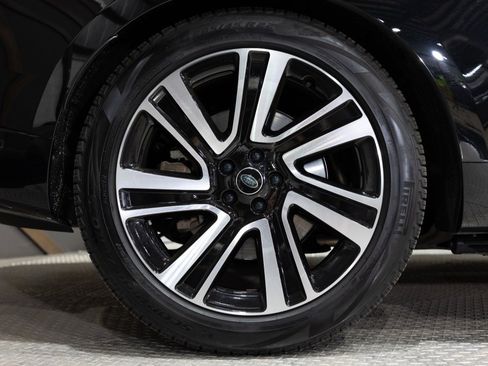 Used 2023 Land Rover Range Rover SE image 8