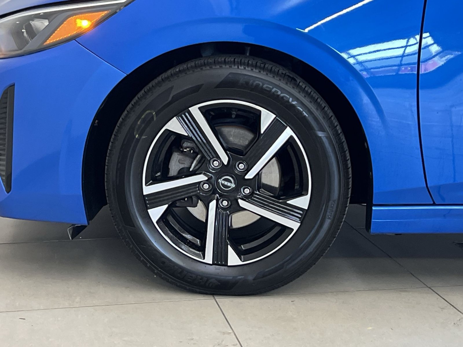 Used 2024 Nissan Sentra SV FWD image 11