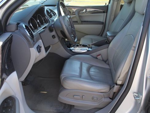 Used 2017 Buick Enclave Premium image 3