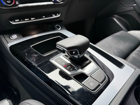 Used 2024 Audi Q5 2.0T Premium image 12