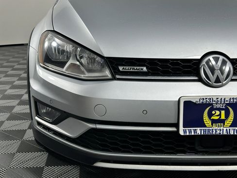 Used 2017 Volkswagen Golf Alltrack SE image 5