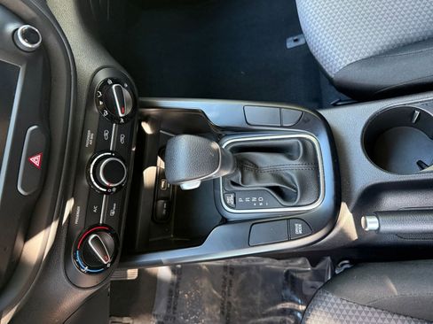 Used 2025 Kia Soul LX w/ LX Technology Package image 36