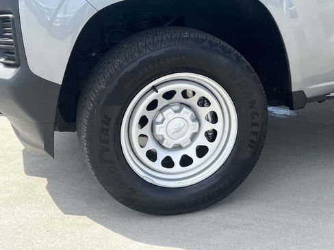 Used 2024 Chevrolet Colorado W/T image 32