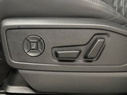 Used 2025 Audi SQ5 Premium Plus w/ Premium Plus Package AWD/4WD image 12