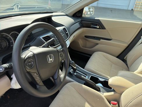 Used 2014 Honda Accord EX image 10