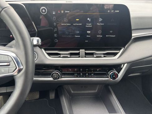 Used 2025 Chevrolet Equinox LT image 17