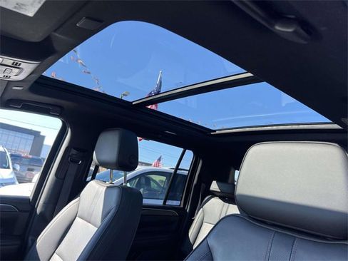 Used 2023 Chevrolet Suburban RST image 20