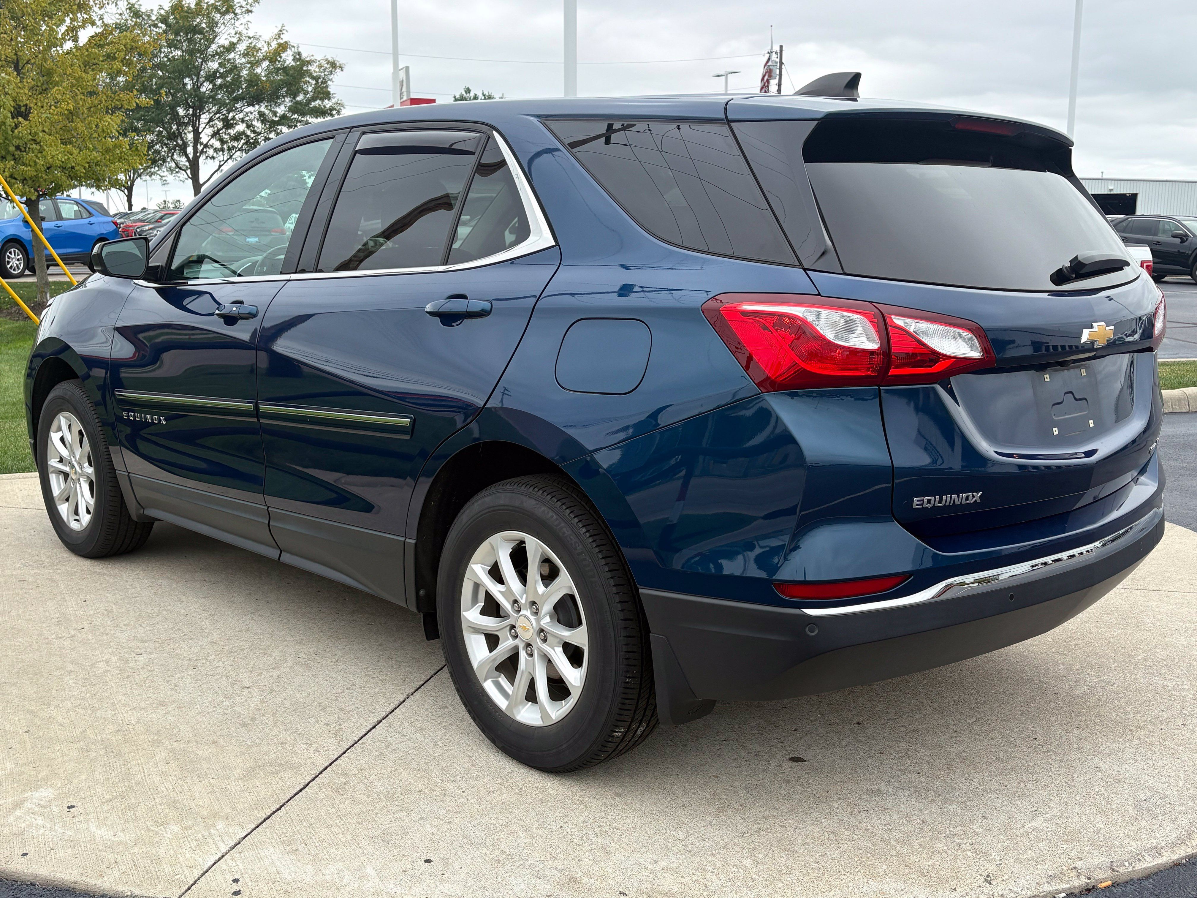 Used 2020 Chevrolet Equinox LT w/ Driver Convenience Package AWD/4WD image 5