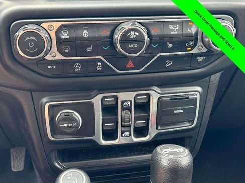 Used 2018 Jeep Wrangler Unlimited Sport S AWD/4WD image 17