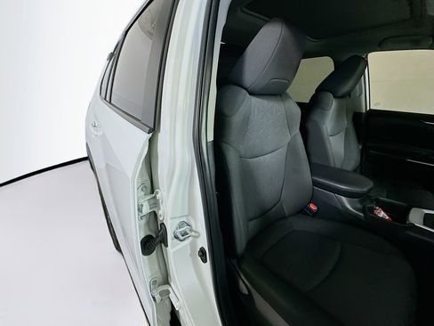 Used 2024 Toyota RAV4 XLE w/ Convenience Package image 28