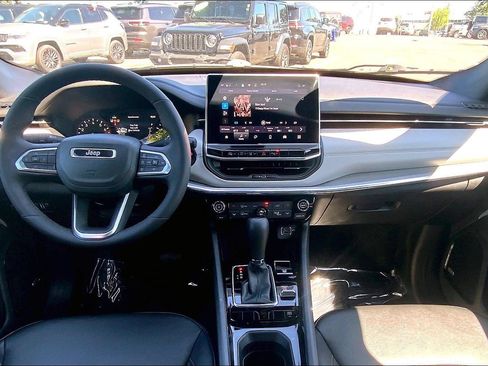 Certified 2024 Jeep Compass Limited w/ Sun and Sound Group AWD/4WD image 15