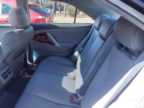Used 2011 Toyota Camry XLE image 7
