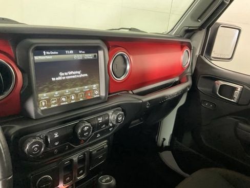 Used 2022 Jeep Wrangler Rubicon AWD/4WD image 15