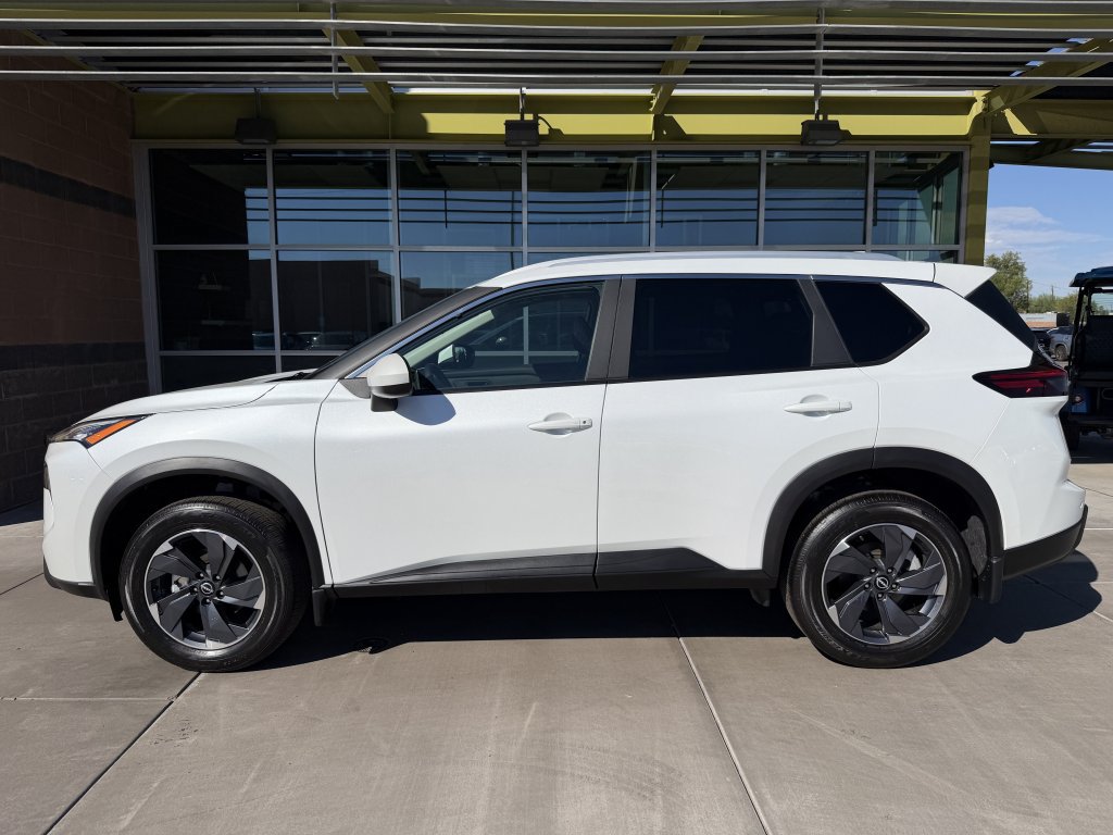Used 2026 Nissan Rogue SV w/ SV Premium Package FWD image 7