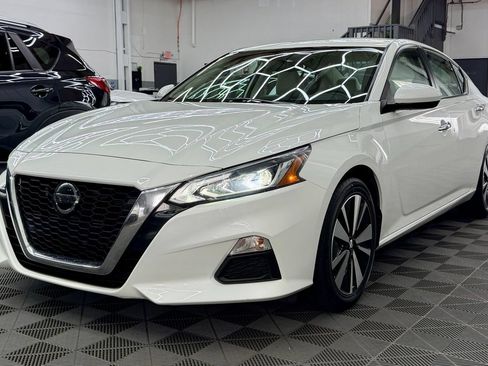 Used 2022 Nissan Altima 2.5 SV FWD image 1