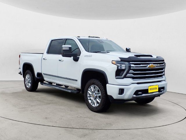Used 2024 Chevrolet Silverado 3500 High Country w/ High Country Premium Package AWD/4WD image 3