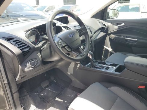 Used 2018 Ford Escape SE FWD image 21