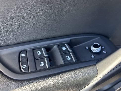 Used 2022 Audi Q5 2.0T Premium w/ Convenience Package image 12