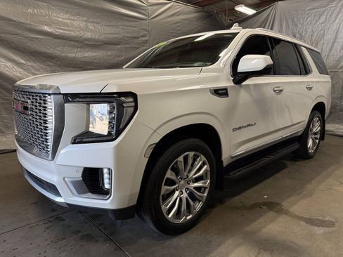 Used 2023 GMC Yukon Denali w/ LPO, Floor Liner Package AWD/4WD image 2