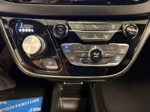 Used 2019 Chrysler Pacifica Touring-L Plus w/ S Appearance Package FWD image 30
