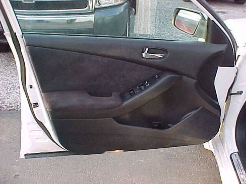 Used 2009 Nissan Altima 2.5 S FWD image 14