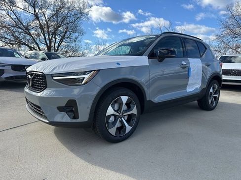 New 2026 Volvo XC40 B5 Plus w/ Protection Package Premier image 3
