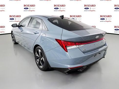 Used 2022 Hyundai Elantra SEL w/ Convenience + Premium Package image 6