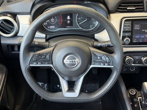Used 2021 Nissan Versa SV FWD image 17