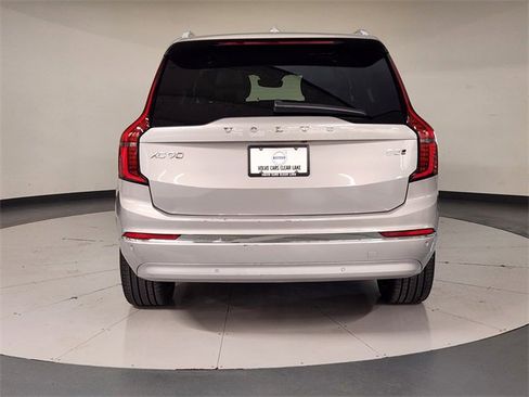 Used 2025 Volvo XC90 B5 Plus image 10