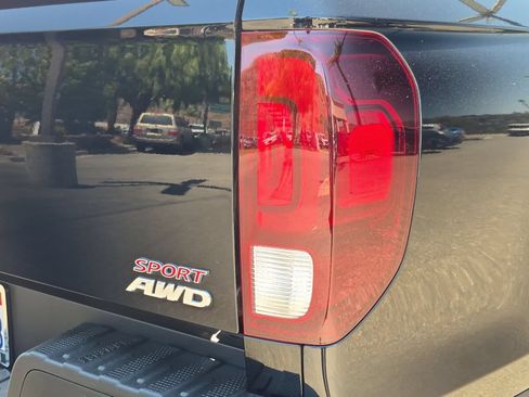 Used 2023 Honda Ridgeline Sport image 11