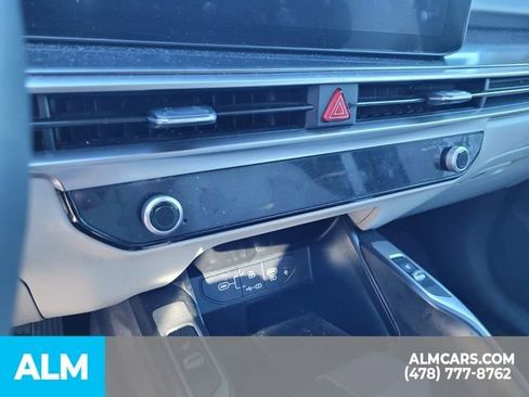 Used 2025 Kia Sorento S w/ Panoramic Sunroof Package FWD image 12