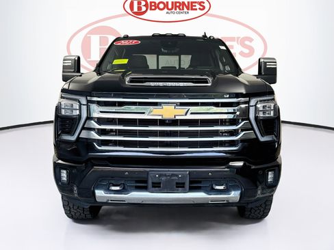 Used 2025 Chevrolet Silverado 3500 High Country w/ High Country Premium Package AWD/4WD image 8