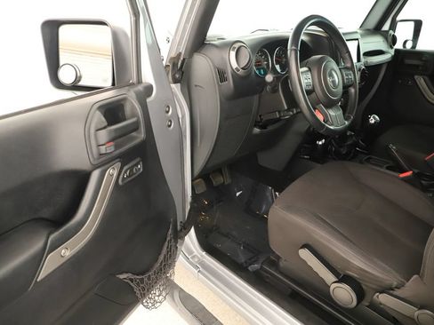 Used 2015 Jeep Wrangler Sport w/ Quick Order Package 23S AWD/4WD image 14