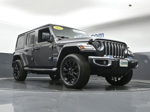 Used 2023 Jeep Wrangler Unlimited Sahara image 22