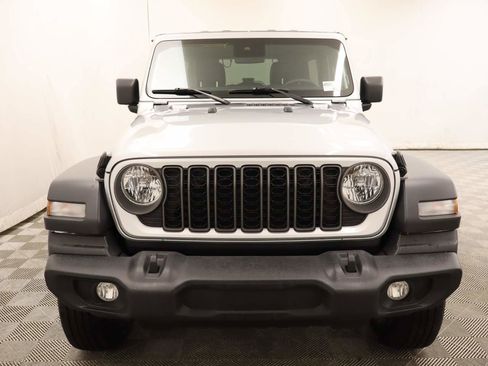 Used 2024 Jeep Wrangler Sport S image 4
