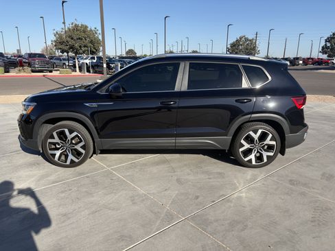 Used 2023 Volkswagen Taos SEL image 2