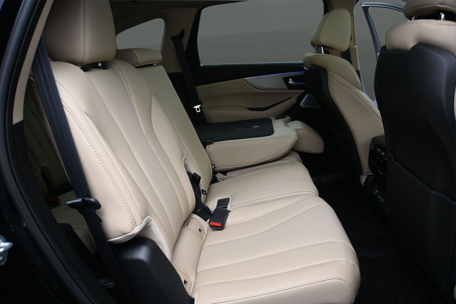Certified 2025 Acura MDX w/ Technology Package AWD/4WD image 19