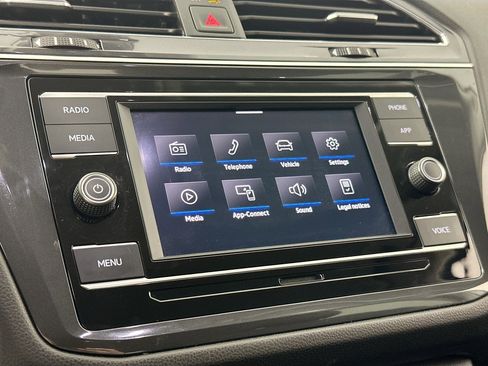 Used 2022 Volkswagen Tiguan S image 14