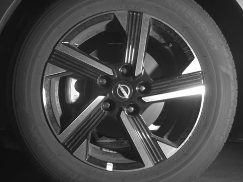 Used 2025 Nissan Sentra SV FWD image 12