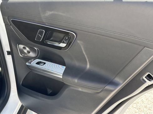 New 2026 Mercedes-Benz GLC 300 image 19