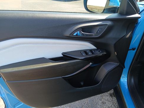 Used 2025 Chevrolet Trax LT FWD image 14