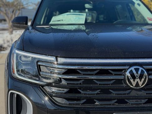 New 2026 Volkswagen Atlas Peak Edition image 4