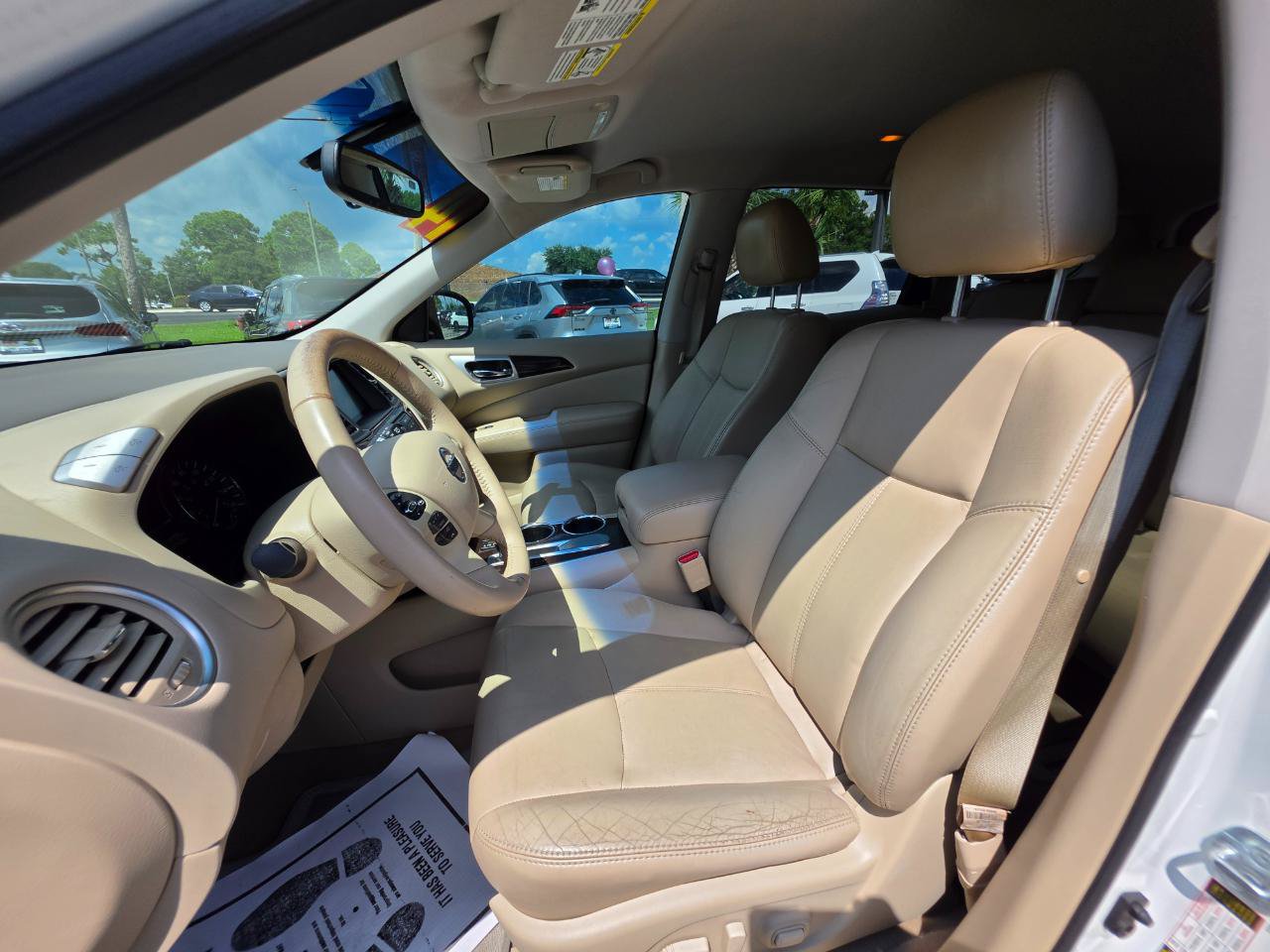 Used 2014 Nissan Pathfinder SL w/ Trailer Tow Package FWD image 11