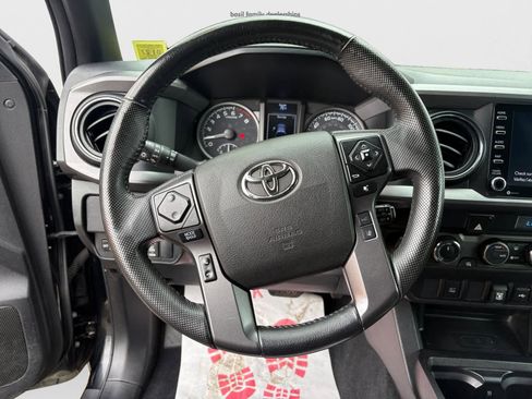 Used 2023 Toyota Tacoma TRD Off-Road w/ Black Out Package (TMS) AWD/4WD image 13