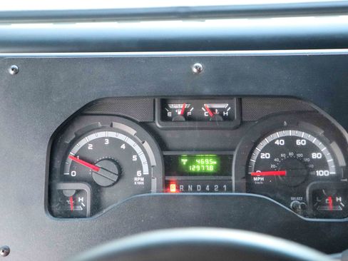 Used 2016 Ford E-350 and Econoline 350 Super Duty w/ A/C Prep Package image 18