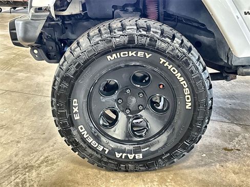 Used 2015 Jeep Wrangler Unlimited Rubicon w/ Dual Top Group image 30