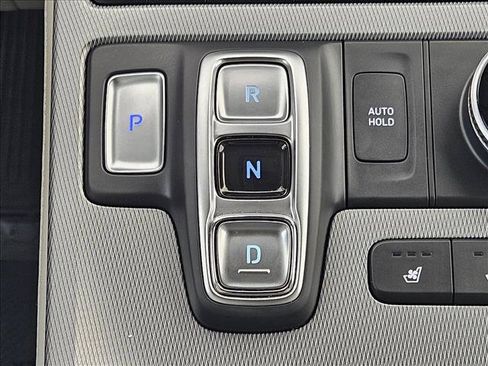 Used 2024 Hyundai Palisade Limited FWD image 12