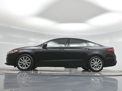 Certified 2017 Ford Fusion SE image 8