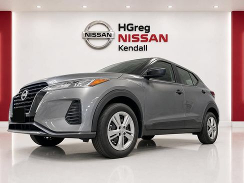 Used 2023 Nissan Kicks S FWD image 3