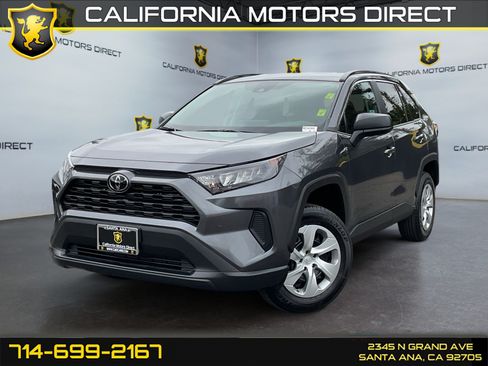 Used 2021 Toyota RAV4 LE FWD image 1
